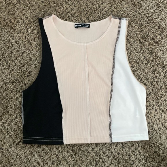 SHEIN Tops - SMALL COLORBLOCK CROP